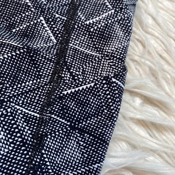 Lululemon Pace Rival Crop in Formation Alpine White Black sz 6 - Picture 5 of 13
